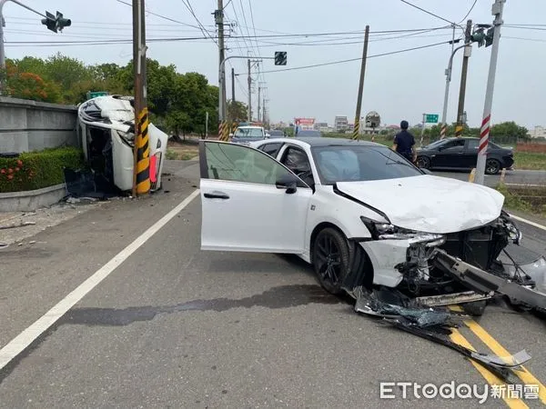 ▲▼ 台南新營2車碰撞。（圖／記者林悅翻攝）