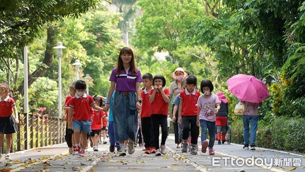 ▲▼ 嘉義市立幸福幼兒園舉辦「嘉有囍事～鐵道風華80載，共譜幸福好騎跡」活動   。（圖／嘉義市政府提供）