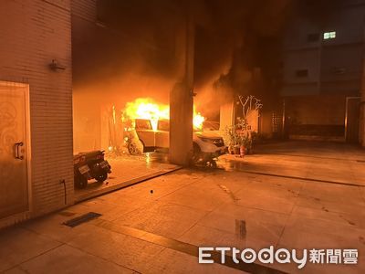 快訊／騎樓汽車起火！警消出動52人灌救　5住戶驚恐躲頂樓