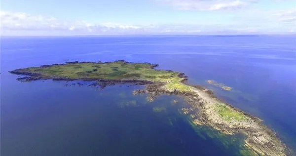 蘇格蘭房地產公司掛牌出售當地的無人小島。（圖／翻攝自Galbraith官網）