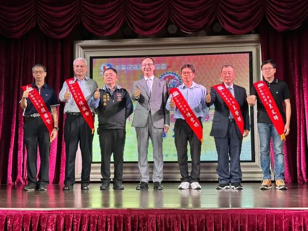 ▲朱立倫出席中華民國全國總工會創會75周年慶暨112年度全國模範勞工表揚大會。（圖／記者國民黨提供）