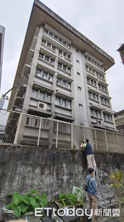 ▲▼調查局局本部廉政大樓24日晚間失火後狀況。（圖／記者黃哲民攝）