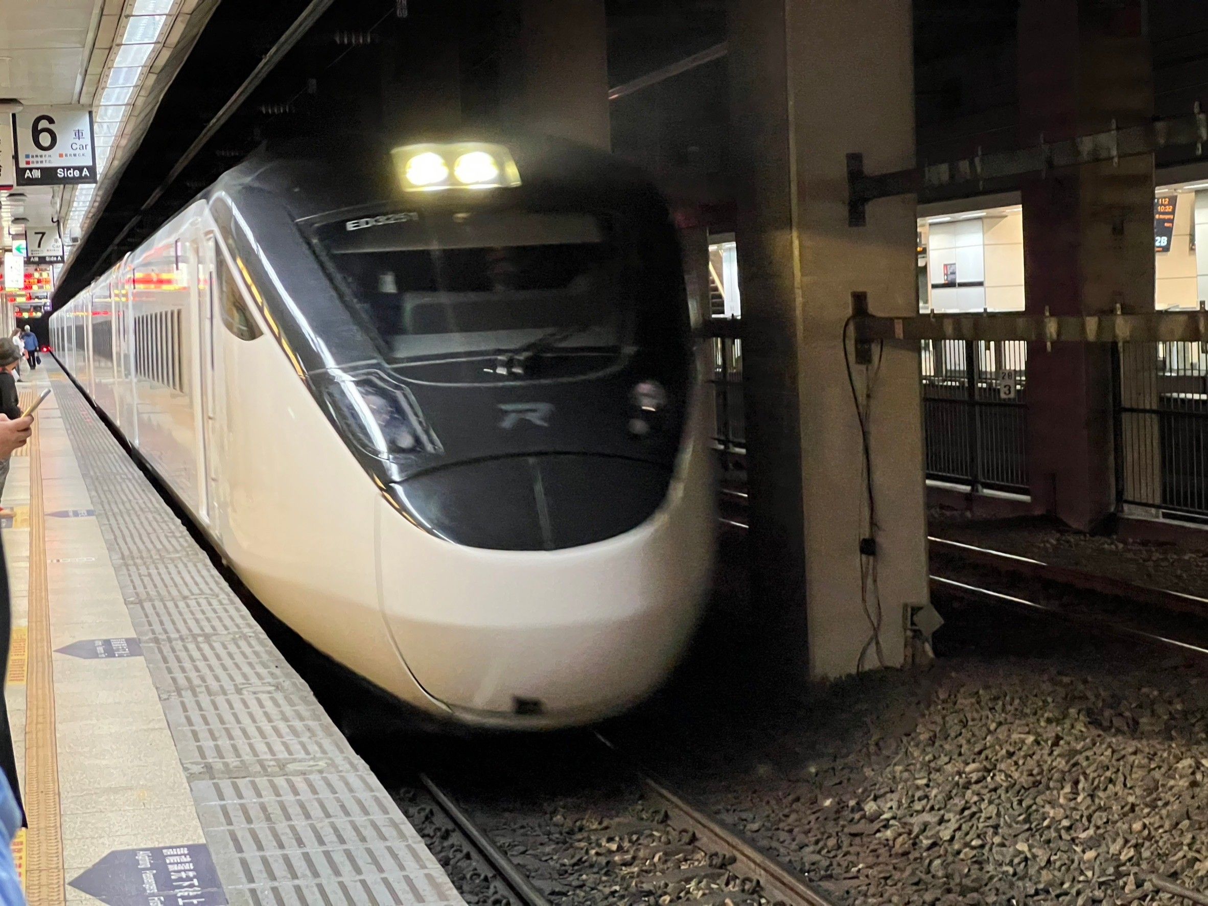 ▲▼EMU3000型特仕車今首度試辦每列6節自由座。（圖／記者李姿慧攝）