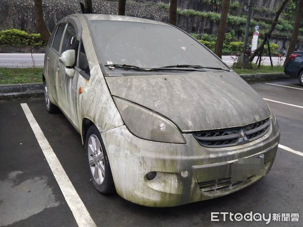 ▲▼    基隆青苔白車         。（圖／記者郭世賢翻攝）