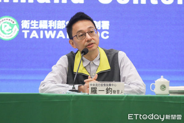 ▲中央流行疫情指揮中心發言人羅一鈞出席終場記者會。（圖／記者林敬旻攝）