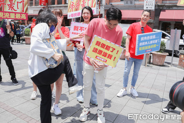 ▲▼民視八點檔《市井豪門》反派遊街求饒造勢活動-曾子益。（圖／記者黃克翔攝）。（圖／記者黃克翔攝）