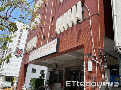 快訊／「我兒倒地不起」高雄男衝分駐所　身邊驚見針筒、殘渣