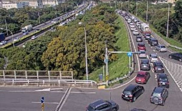 ▲▼勞動連假首日，國道局部路段塞車。（圖／高公局）