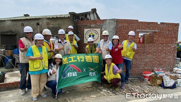 ▲台南市做工行善團，30日出勤攜手協助為弱勢家庭修繕房屋，傳遞了濃濃的關懷和溫暖，更展現了台南市勞工局和做工行善團共同落實行動的決心。（圖／記者林悅翻攝，下同）