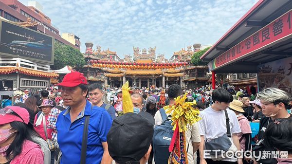 ▲▼大甲媽,鎮瀾宮,媽祖,信徒,信眾。（圖／記者許權毅攝）