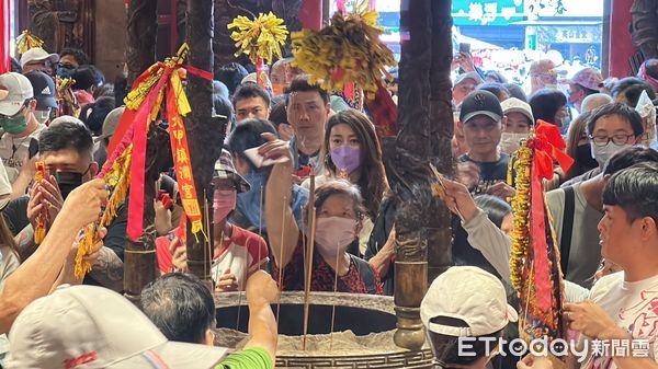 ▲▼大甲媽,鎮瀾宮,媽祖,信徒,信眾。（圖／記者許權毅攝）