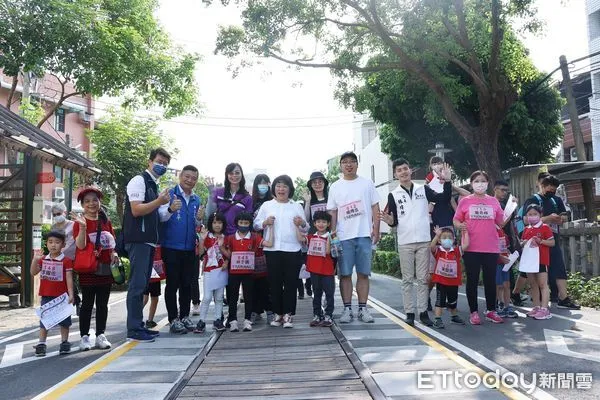 ▲幸福幼兒園師生踏察鐵馬道設計考題幸福盃嘉油鐵馬道親子定向越野讓生活成為課堂 。（圖／嘉義市政府提供）