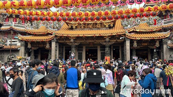 ▲▼大甲,大甲媽,鎮瀾宮,媽祖,台中,過爐,人潮。（圖／記者許權毅攝）