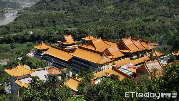 ▲莊嚴平靜的妙崇寺，有山中的佛教美術館之美稱。（圖／記者許宥孺翻攝）