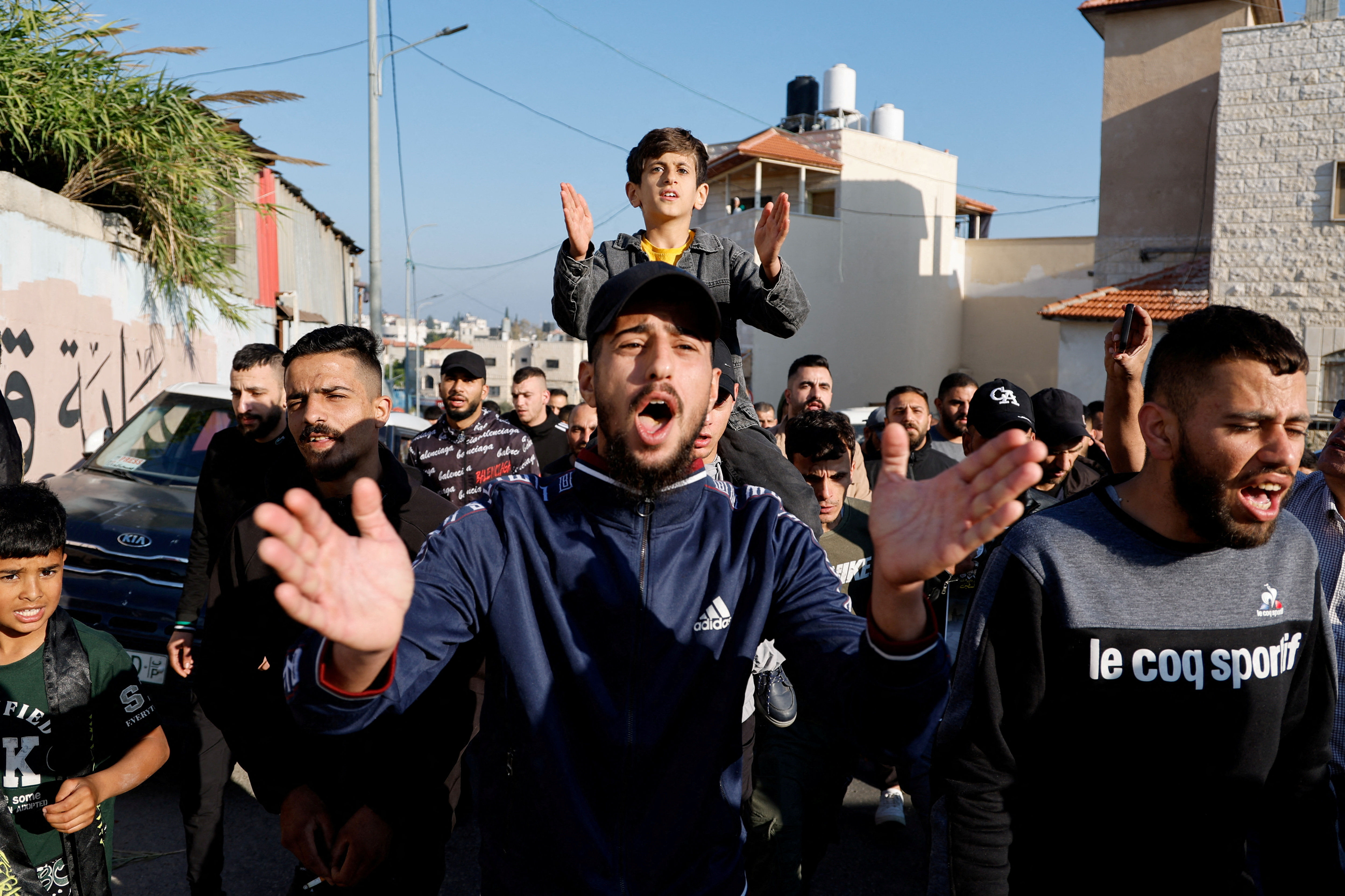▲▼「伊斯蘭聖戰組織」安德南（Khader Adnan）絕食抗議而死，巴勒斯坦民眾走上街頭，以色列士兵發射橡膠子彈。（圖／路透）