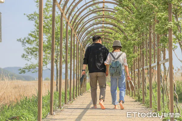 ▲▼韓國順天灣濕地，熱戀情侶示意圖。（圖／記者蔡玟君攝）