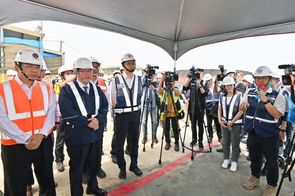 ▲▼行政院副院長鄭文燦視察桃園第三航廈及航空城安置住宅工程進度。（圖／行政院）