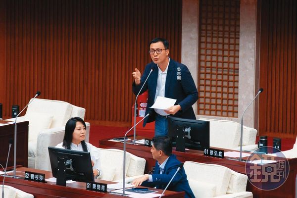 吳志剛問政表現平平，卻常因緋聞鬧上媒體版面。