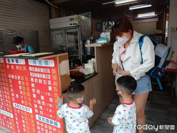 ▲彰化早餐店蛋類食品調降5元。（圖／記者唐詠絮攝）