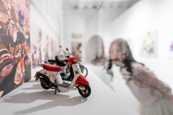 ▲▼駁二藝術特區推出「他是誰？&minus;動漫女子寫真展」。（圖／高雄市文化局提供）