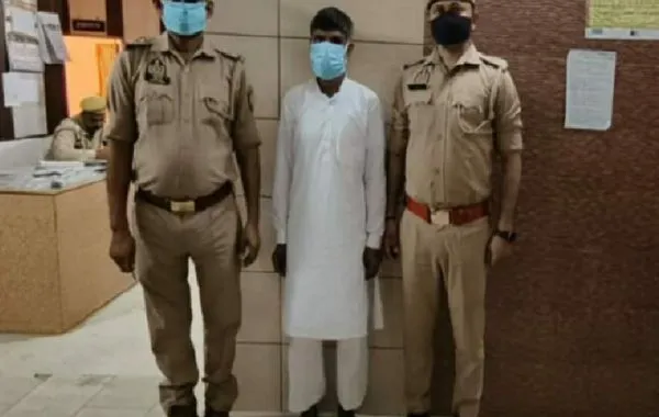 發現母子亂倫相戀　男苦求「老婆回家被拒」火大砍死22歲兒。（圖／翻攝自Bijnor Police）