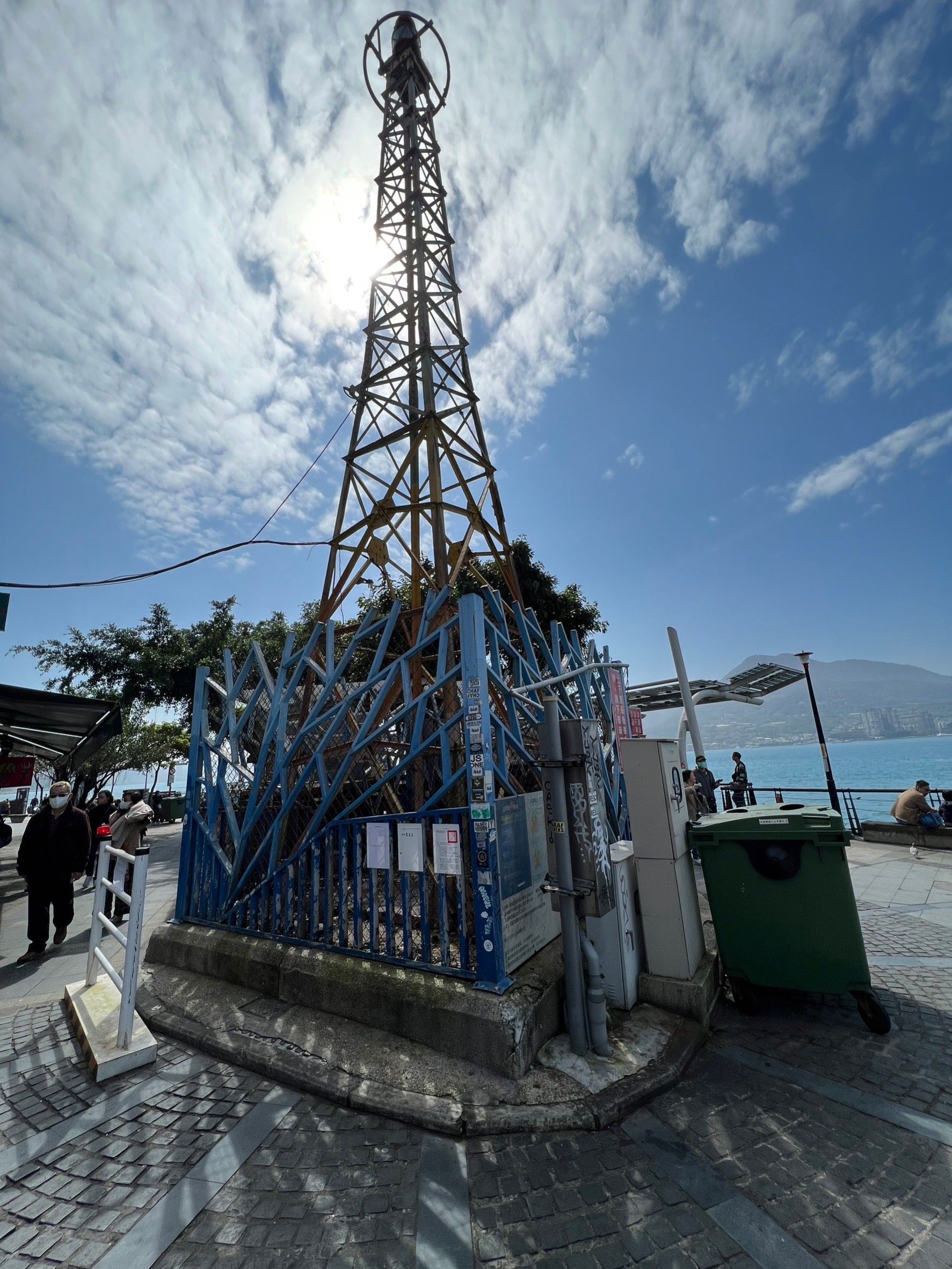 ▲新北「淡水渡船頭燈杆」登錄歷史建築。（圖／新北市文化局提供）