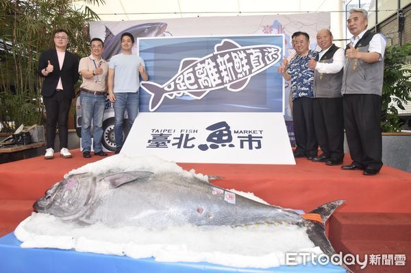 ▲▼蔣萬安出席「宜蘭臺北新鮮直送」黑鮪魚義賣活動。（圖／記者李毓康攝）