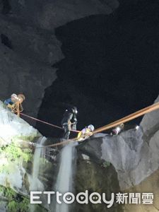 快訊／屏東飛龍瀑布山難！遇山洪爆發「傳5人溺斃」1人吊掛山壁