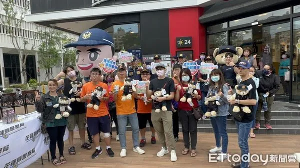 ▲▼刑警山哥吉祥物登場亮相，並結合麥當勞合辦宣導活動。（圖／花蓮縣警察局提供，下同）
