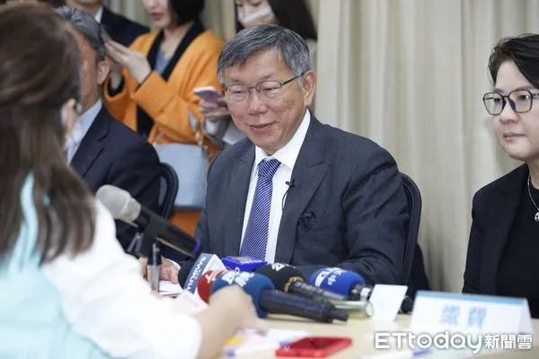 ▲▼民眾黨主席柯文哲今日(5/8)正式領表登記，將代表台灣民眾黨參加第16任中華民國總統選舉。（圖／記者湯興漢攝）