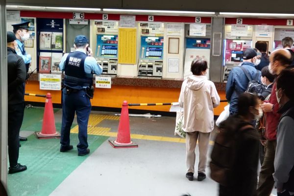 ▲▼日本東武鐵道西新井站傳出爆炸聲。（圖／翻攝自推特）