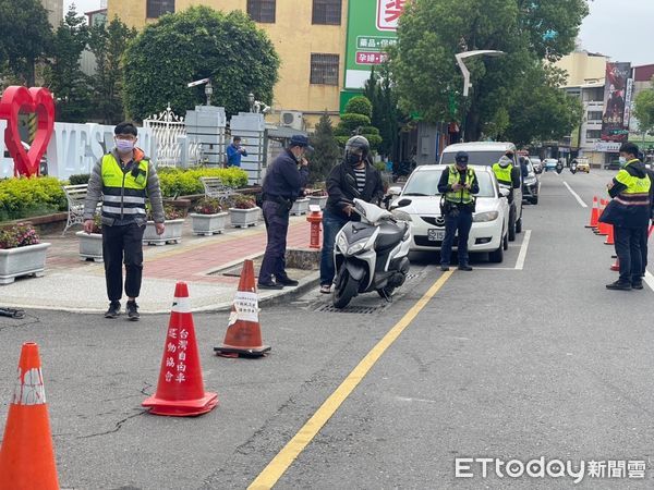 ▲5月1日起全國交通大執法，南投縣政府對駕車民眾加強宣導禮讓行人觀念。（圖／記者高堂堯翻攝）