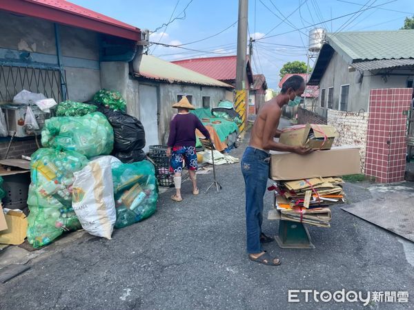 ▲台南市環保局持續與保險公司辦理「微型保險」，提供資收關懷個體戶涵括醫療、失能及身故等基礎保障，迄今已有348人次受益。（圖／記者林悅翻攝，下同）