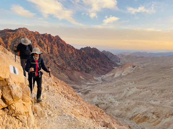 ▲元本旅遊宣布將與閒雲團隊合作，推出日本、以色列、法國的精緻登山健行小團。（圖／元本旅遊提供）