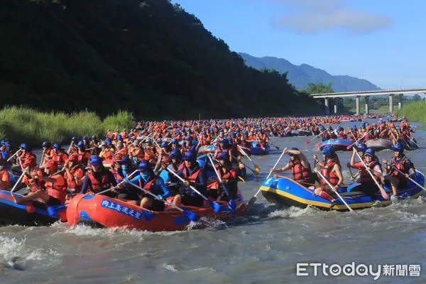 ▲配合東管處泛舟鐵人三項活動，花蓮推出泛舟月  旅宿泛舟享85折優惠。（圖／花蓮縣政府提供，下同）