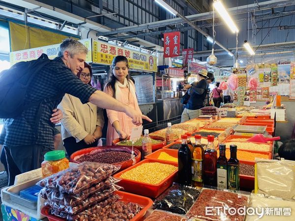 ▲▼迎接世界文化日，花蓮將舉辦國際好食市集，透過在地好食材與異國料理，展現文化平等與多樣性。（圖／花蓮縣政府提供，下同）