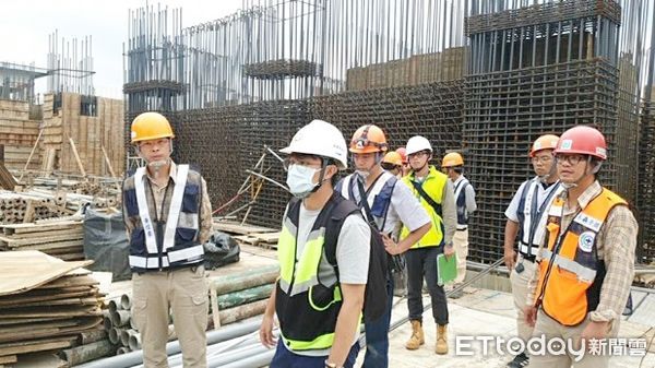 ▲針對中捷意外，桃園市勞檢處今天對桃市境內興富發建案進行全面勞檢。（圖／記者沈繼昌翻攝）