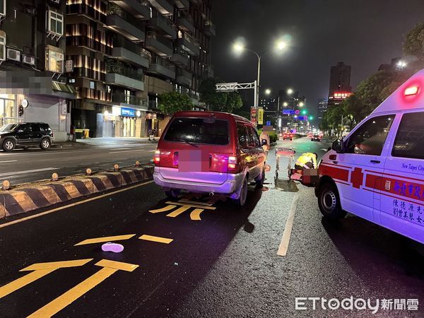 ▲▼快訊／汐止轎車撞上行人　女子當場無呼吸心跳。（圖／記者邱中岳翻攝）