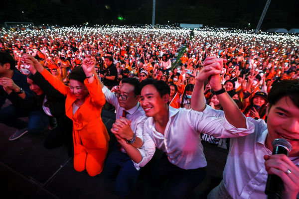 ▲▼泰國大選各政黨積極造勢。（圖／路透）