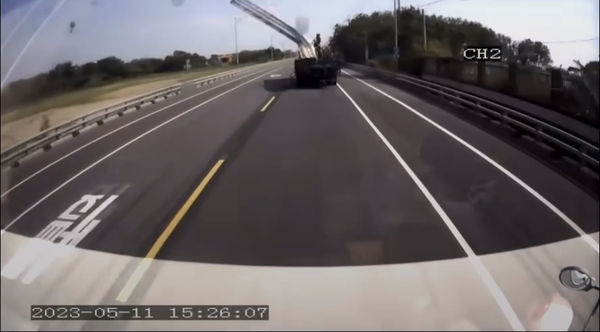 ▲▼湖內大貨車             。（圖／記者陳宏瑞攝）