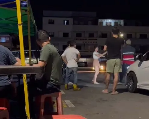 ▲▼他藉酒調戲女子「胸大屁股大」遭刺4刀亡。（圖／翻攝自Facebook／Inforoadblock）