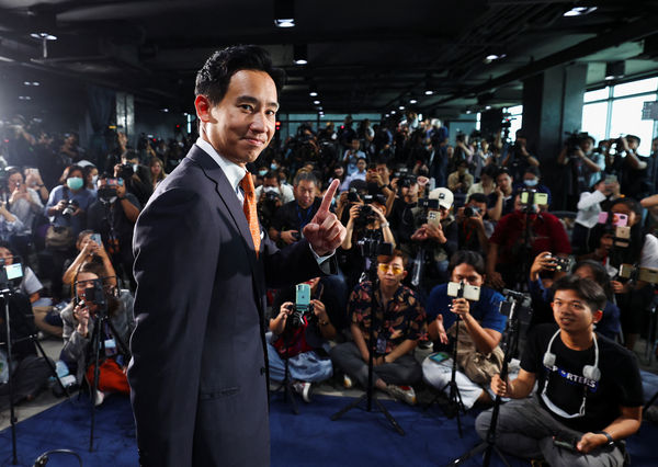 ▲▼前進黨提名的總理候選人皮塔在曼谷總部發佈記者會。（圖／路透）
