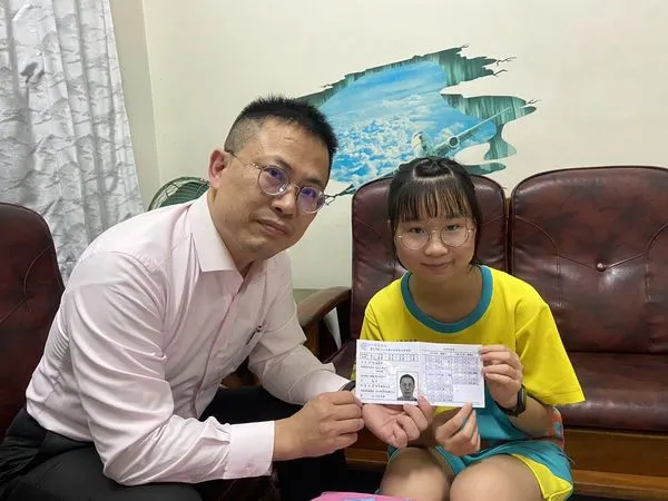 ▲彰化父激勵國二女報考會考。（圖／黃錦榮提供）