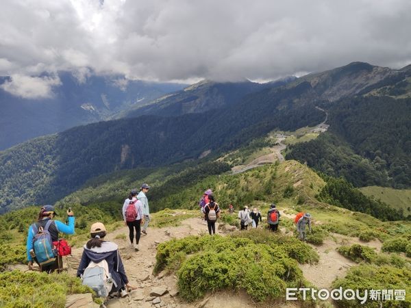 ▲太管處邀請青年實際參與Youth Camp活動「做一個負責任的登山者」，名額有限報名動作要快。（圖／太管處提供，下同）