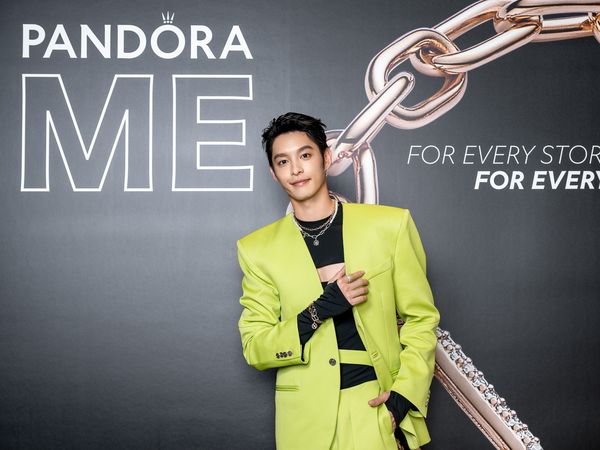 曹佑寧變行走「螢光棒」秀Pandora　一眼相中王淨適合的手鍊