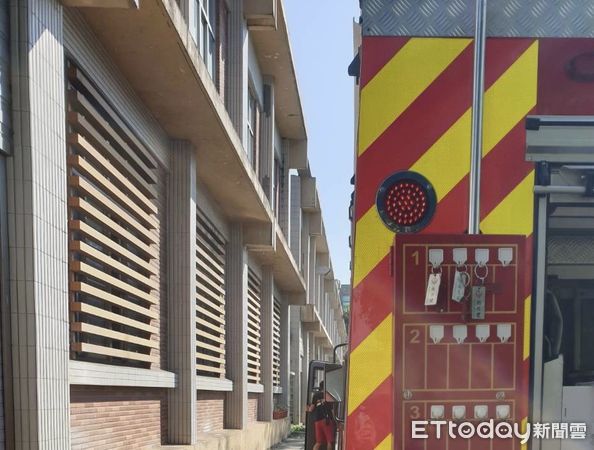 ▲▼      木柵高工辦公室起火       。（圖／記者黃彥傑翻攝）