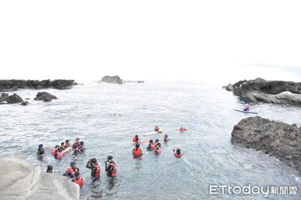 ▲▼潛海戰將下海清除海底垃圾。（圖／花蓮縣政府提供，下同）