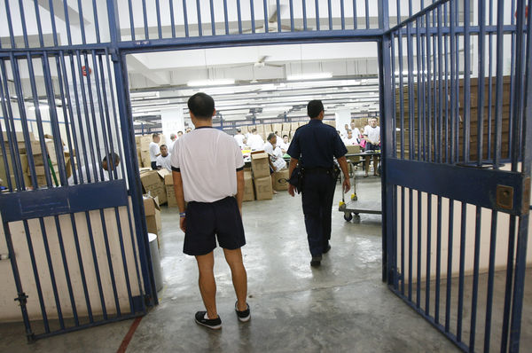 ▲▼新加坡監獄管理局、丹那美拉監獄（Tanah Merah Prison）的囚犯。（圖／達志影像／美聯社）