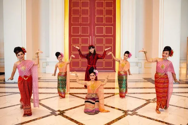 ▲▼朱碧石遠赴泰國拍攝新歌MV。（圖／華納音樂提供）