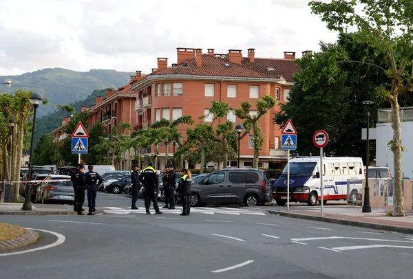 ▲▼西班牙巴斯克自治區（Basque）小鎮奧里奧（Basque）發生疑似與性別暴力有關的爆炸案，1男1女當場死亡。（圖／路透）